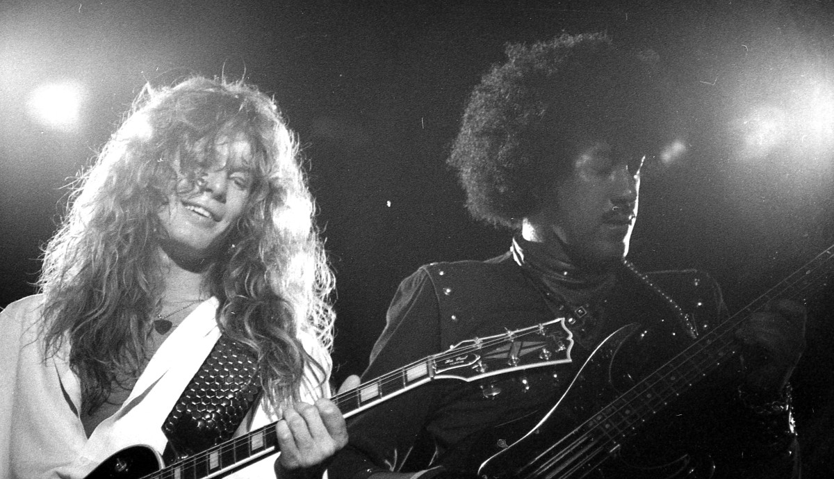 1737473617.0838mmEJUcDSmMJohn_Sykes_with_Phil_Lynott_Thin_Lizzie.jpg